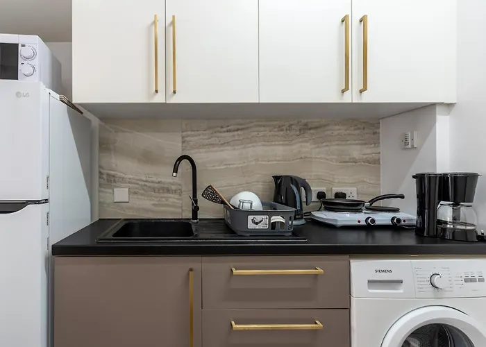 Eleni's 1-br In Center * Λάρνακα