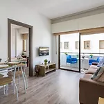 アパート Eleni's 1-br In Center *