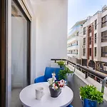 Eleni's 1-br In Center ラルナカ