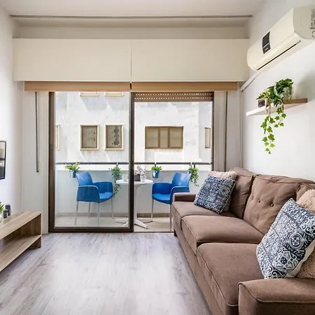 Eleni's 1-br In Center ラルナカ