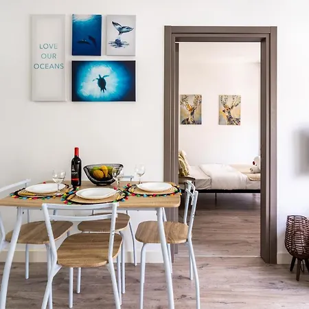 Eleni's 1-br In Center アパート *