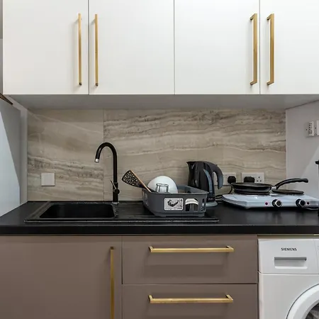 Eleni's 1-br In Center * Larnaca