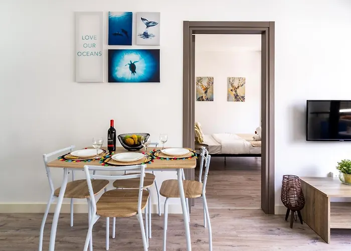 Eleni's 1-br In Center Апартаменти *