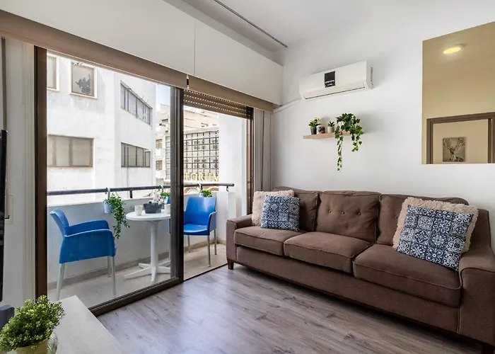 Eleni's 1-br In Center Апартаменти *