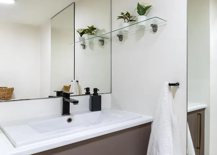 Eleni's 1-br In Center Апартаменти Ларнака